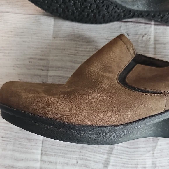 Dansko Sz 38 Brown Flats Sleek Slip-On Loafers - Picture 6 of 15